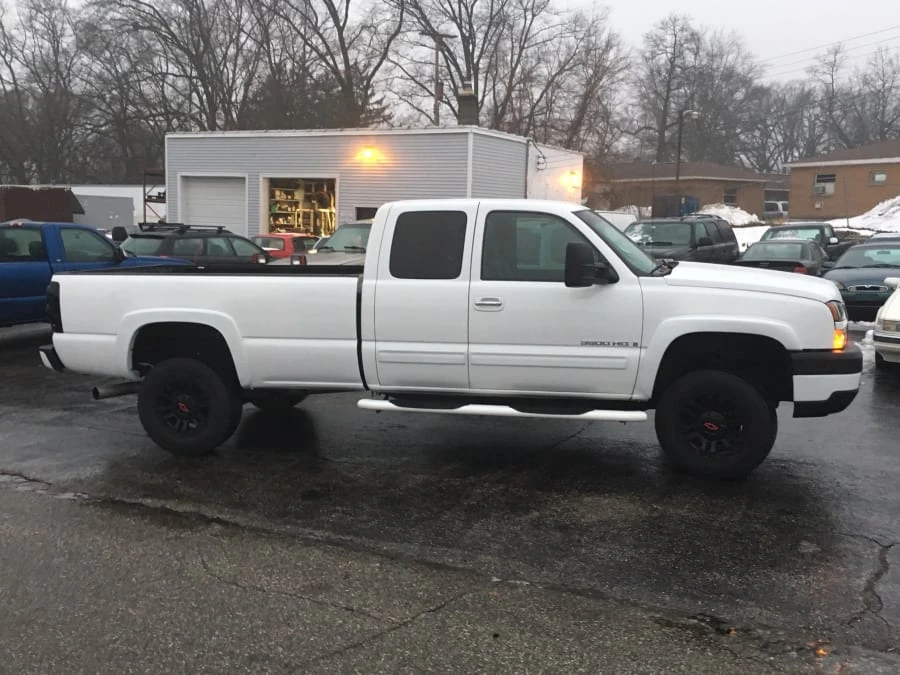 2004 Chevrolet Silverado 1st Gen - Image 2 of 11