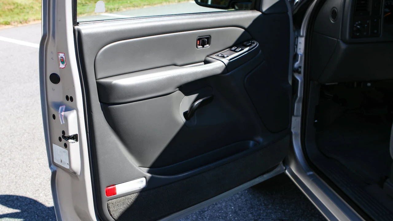2004 Chevrolet Silverado 1st Gen - Image 9 of 31