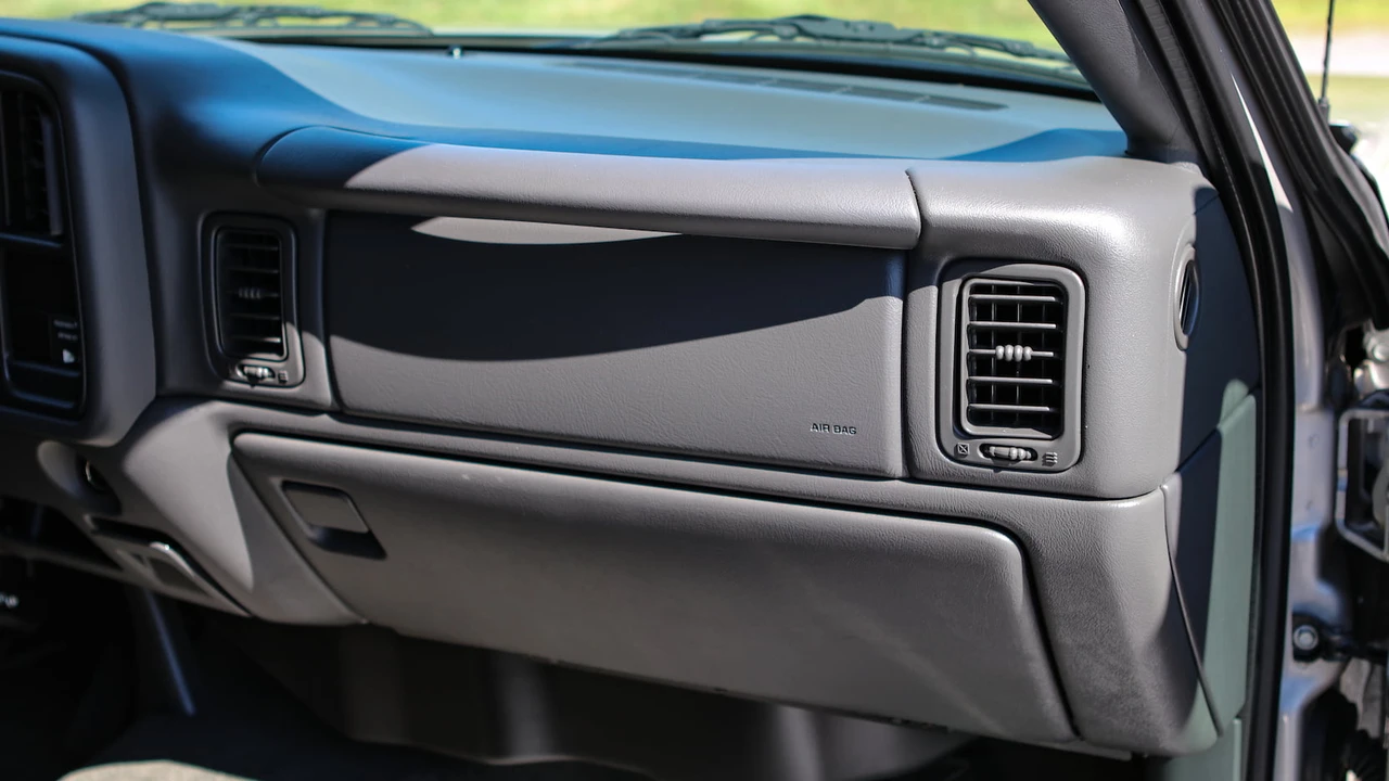 2004 Chevrolet Silverado 1st Gen - Image 14 of 31