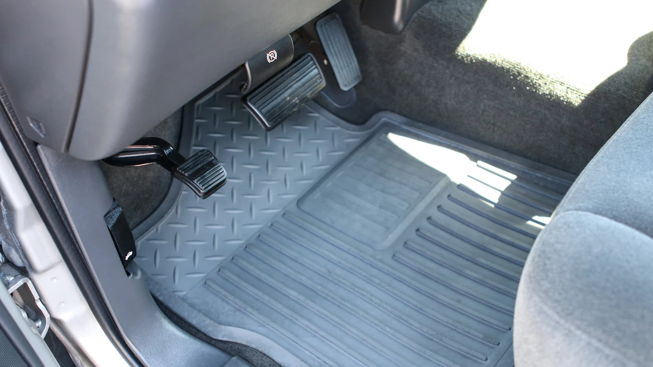 2004 Chevrolet Silverado 1st Gen - Image 15 of 31