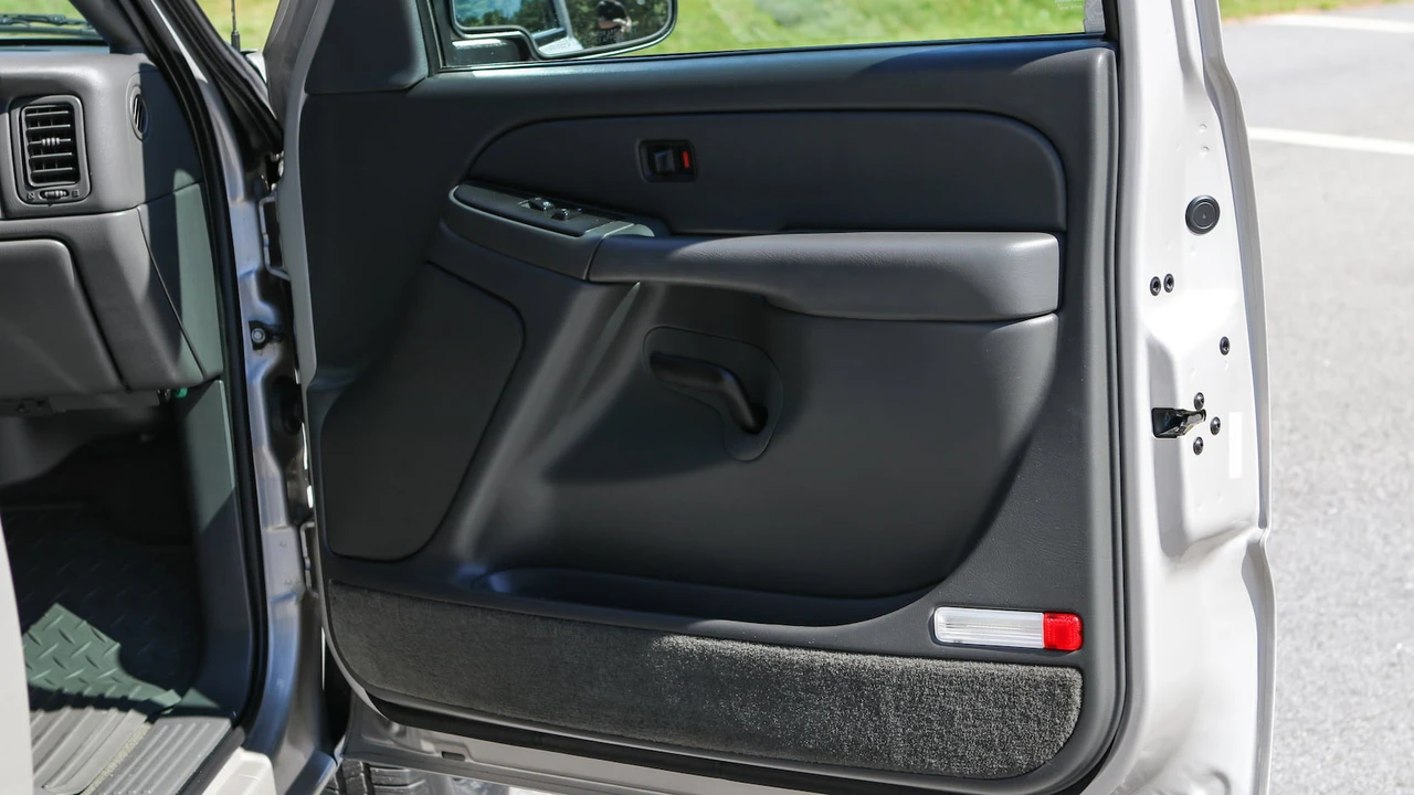 2004 Chevrolet Silverado 1st Gen - Image 17 of 31