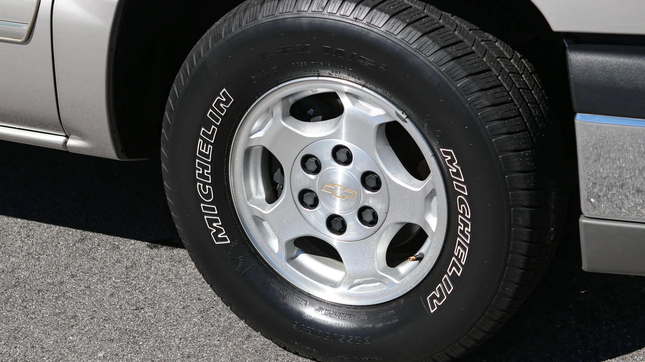 2004 Chevrolet Silverado 1st Gen - Image 21 of 31