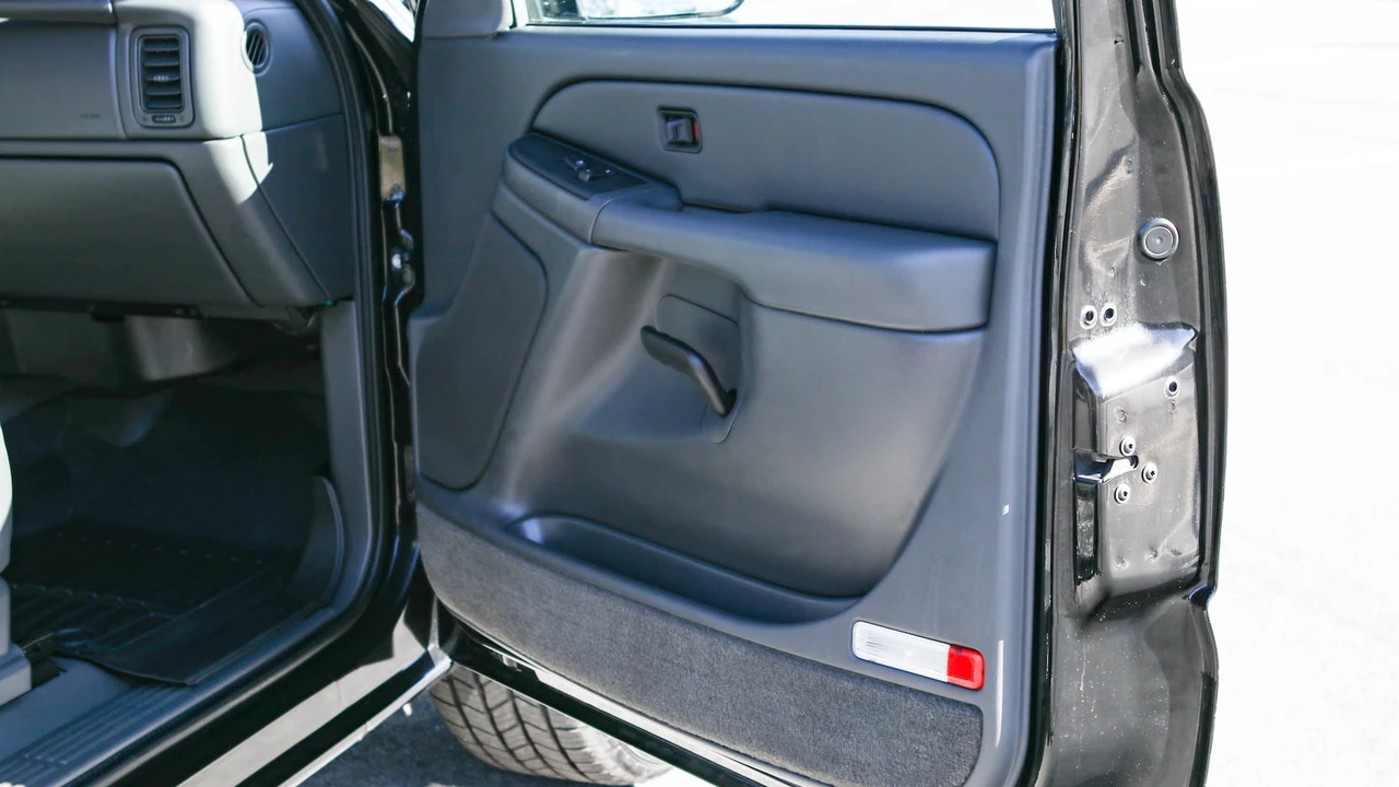 2004 Chevrolet Silverado 1st Gen - Image 10 of 31