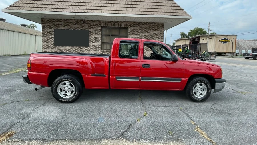 2004 Chevrolet Silverado 1st Gen - Image 2 of 11