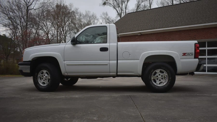 2004 Chevrolet Silverado 1st Gen - Image 2 of 13