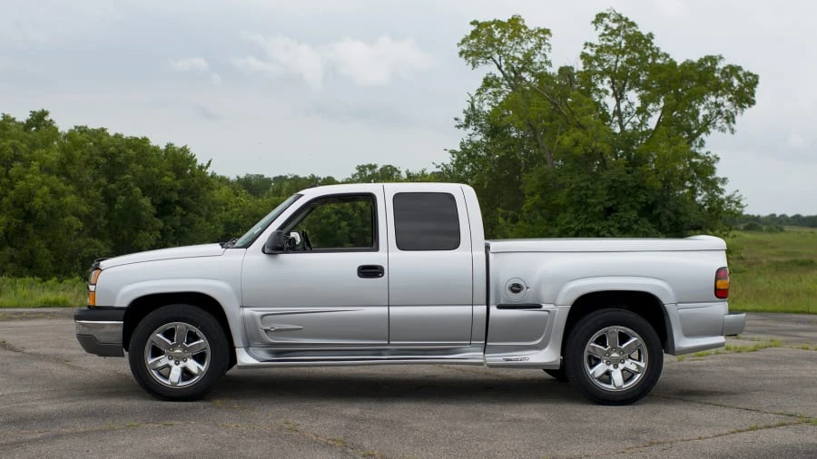 2004 Chevrolet Silverado 1st Gen - Image 2 of 12