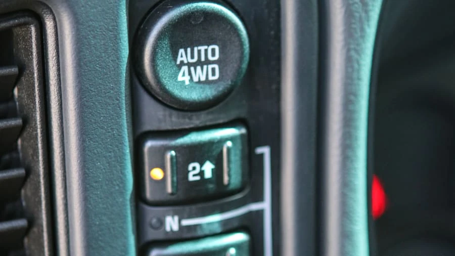 2004 Chevrolet Silverado 1st Gen - Image 13 of 31