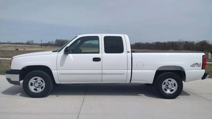 2004 Chevrolet Silverado 1st Gen - Image 2 of 10