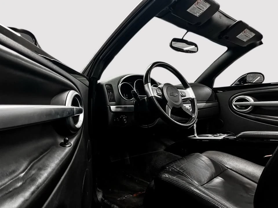 2004 Chevrolet SSR - Image 2 of 20