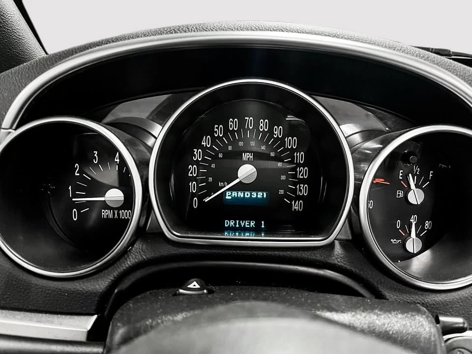 2004 Chevrolet SSR - Image 3 of 20