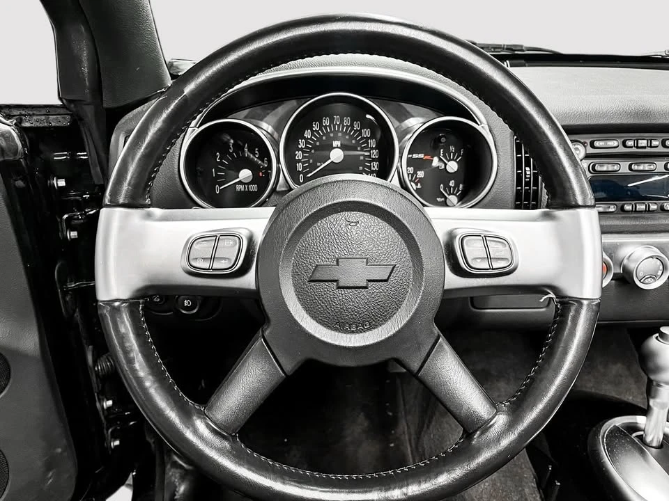 2004 Chevrolet SSR - Image 15 of 20