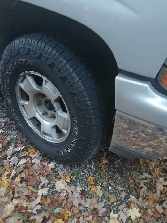 2004 Chevrolet Suburban 9th Gen - Image 5 of 5