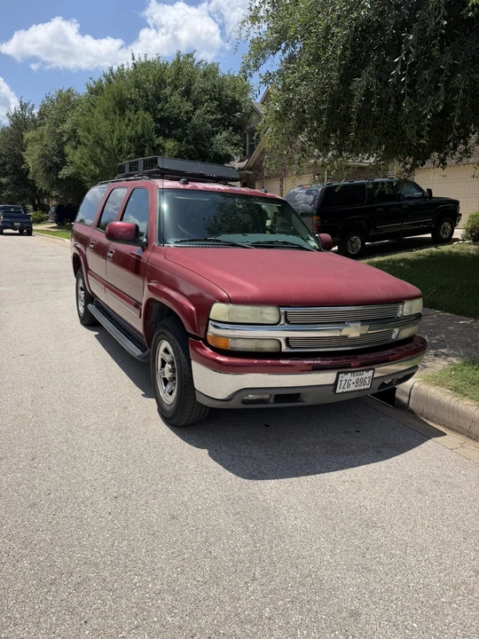 2004 Chevrolet Suburban 9th Gen - Image 10 of 13