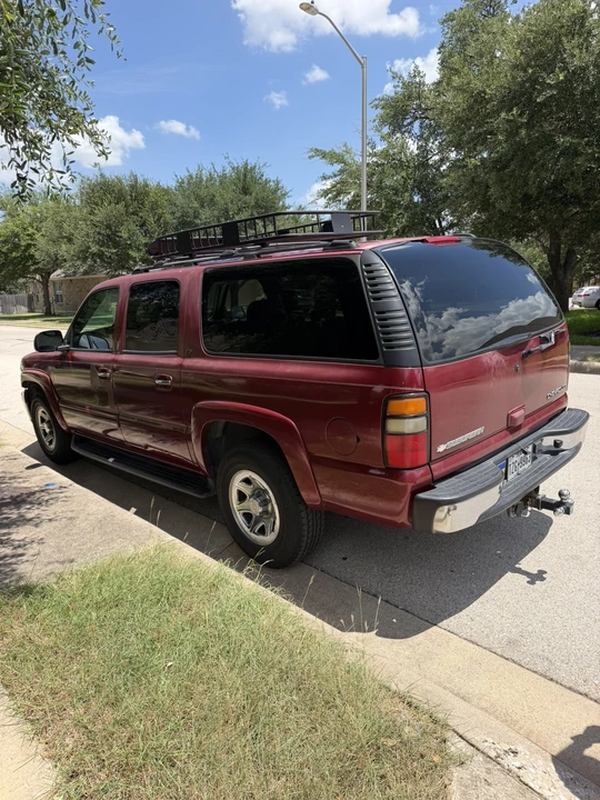 2004 Chevrolet Suburban 9th Gen - Image 5 of 13