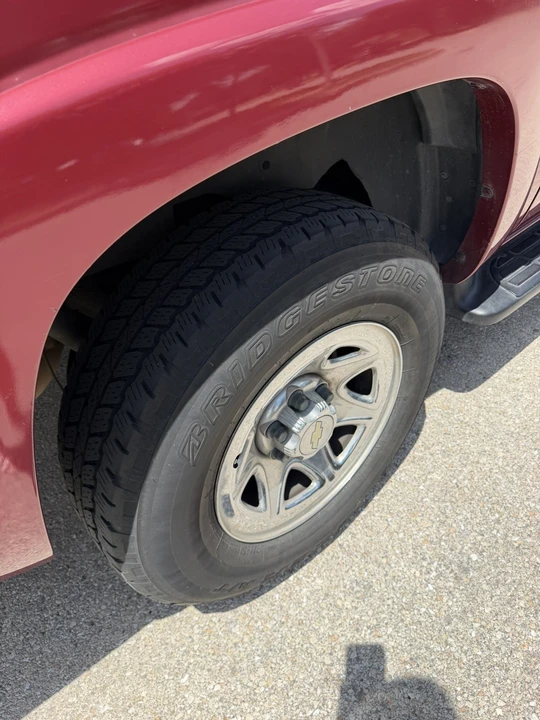 2004 Chevrolet Suburban 9th Gen - Image 12 of 13