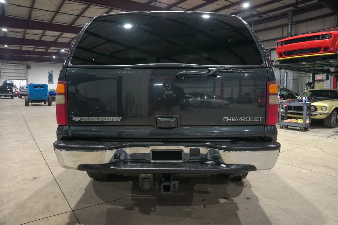 2004 Chevrolet Suburban 9th Gen - Image 7 of 12