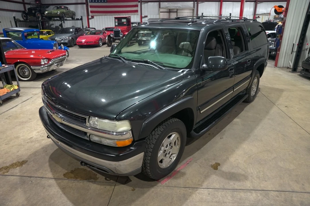 2004 Chevrolet Suburban 9th Gen - Image 15 of 21