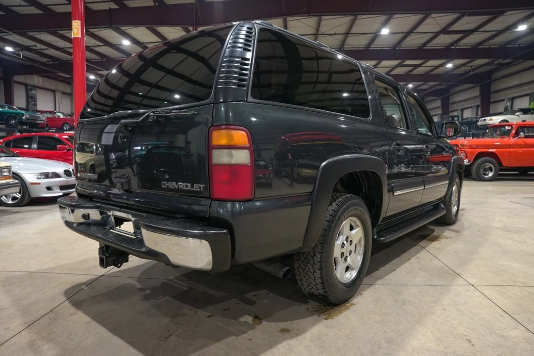 2004 Chevrolet Suburban 9th Gen - Image 8 of 21