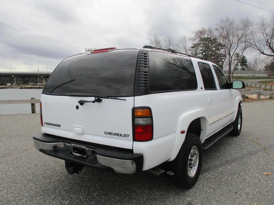 2004 Chevrolet Suburban 9th Gen - Image 7 of 31
