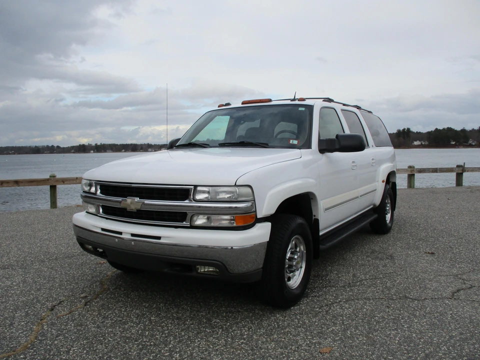 2004 Chevrolet Suburban 9th Gen - Image 6 of 31