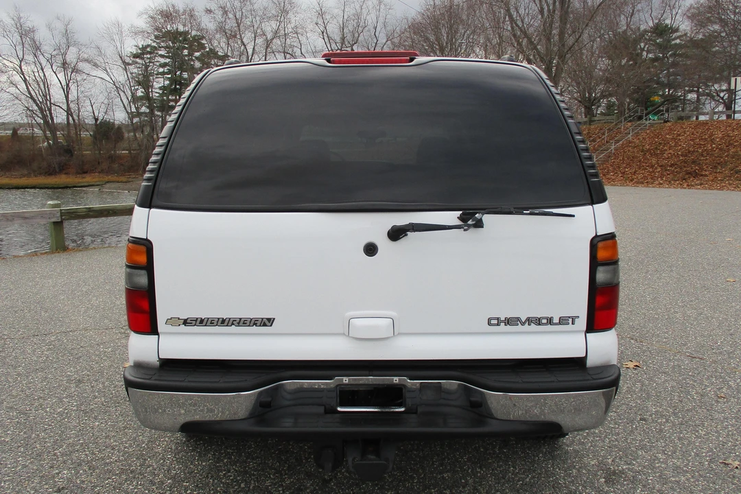 2004 Chevrolet Suburban 9th Gen - Image 5 of 31