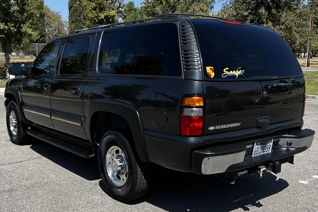 2004 Chevrolet Suburban 9th Gen - Image 4 of 31