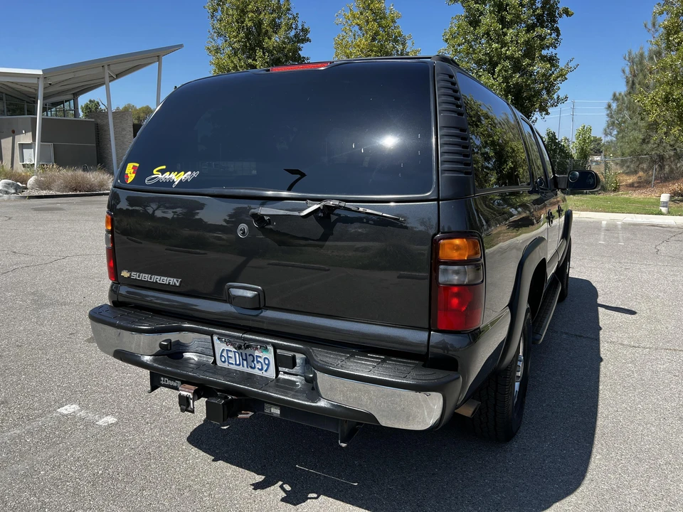 2004 Chevrolet Suburban 9th Gen - Image 8 of 31