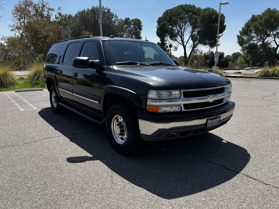 2004 Chevrolet Suburban 9th Gen - Image 11 of 31