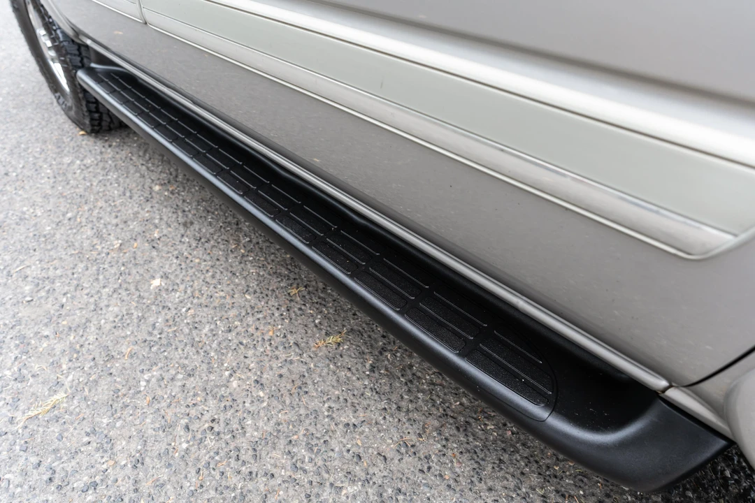 2004 Chevrolet Suburban 9th Gen - Image 24 of 31