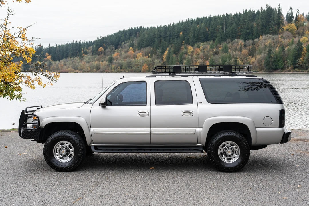 2004 Chevrolet Suburban 9th Gen - Image 3 of 31