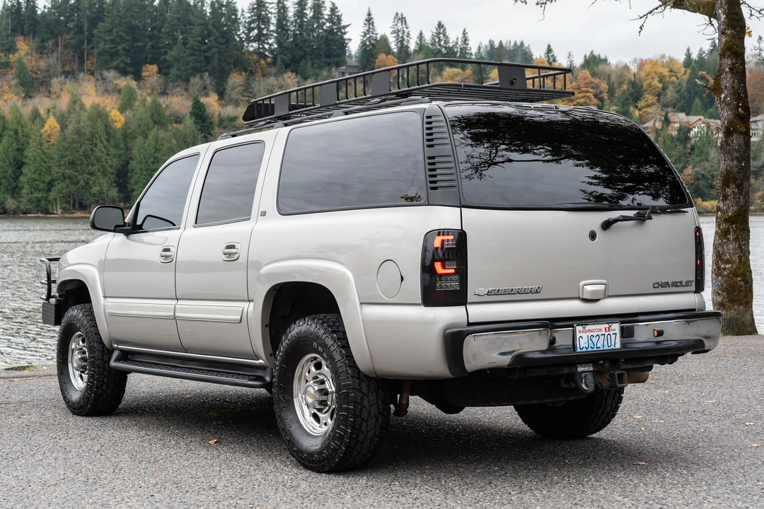2004 Chevrolet Suburban 9th Gen - Image 10 of 31