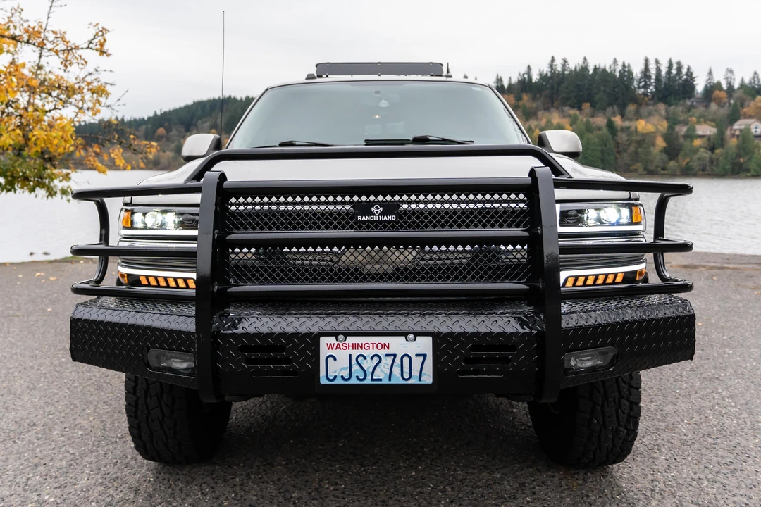 2004 Chevrolet Suburban 9th Gen - Image 6 of 31