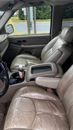 2004 Chevrolet Suburban 9th Gen - Image 6 of 12