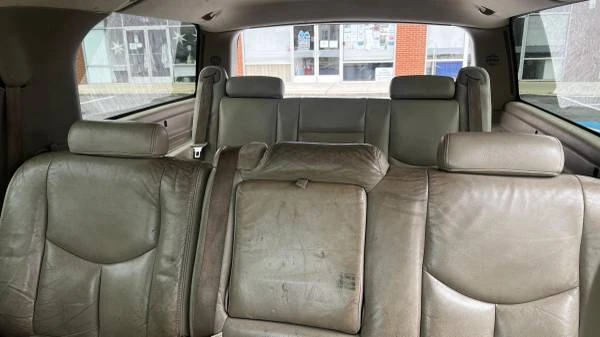 2004 Chevrolet Suburban 9th Gen - Image 7 of 12