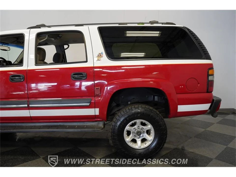 2004 Chevrolet Suburban 9th Gen - Image 25 of 31