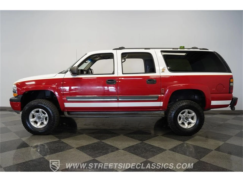 2004 Chevrolet Suburban 9th Gen - Image 2 of 31