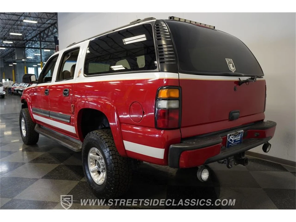 2004 Chevrolet Suburban 9th Gen - Image 10 of 31