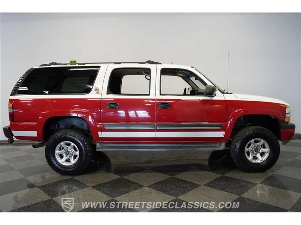 2004 Chevrolet Suburban 9th Gen - Image 15 of 31