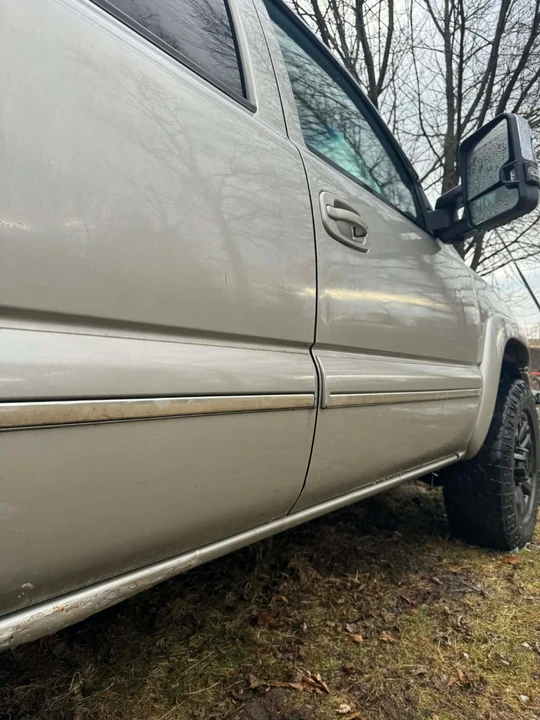 2004 Chevrolet Suburban 9th Gen - Image 14 of 21