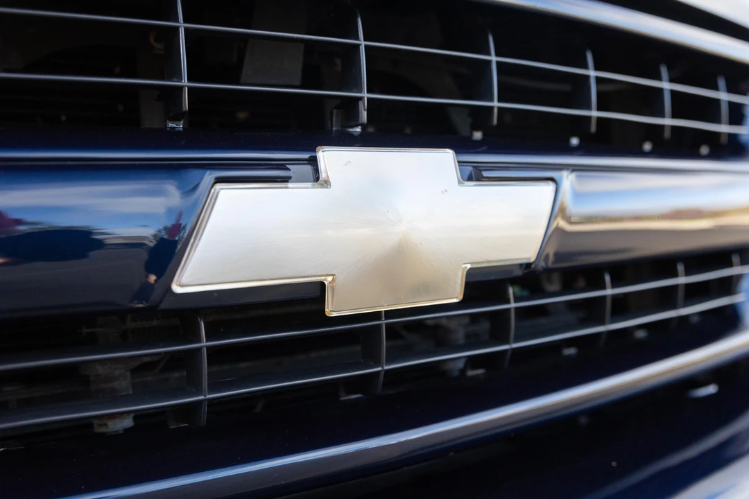 2004 Chevrolet Suburban 8th Gen - Image 21 of 31