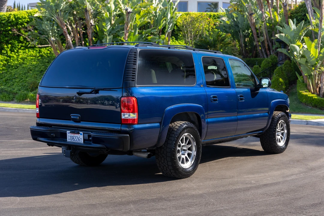 2004 Chevrolet Suburban 8th Gen - Image 13 of 31