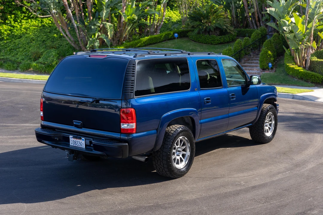 2004 Chevrolet Suburban 8th Gen - Image 12 of 31