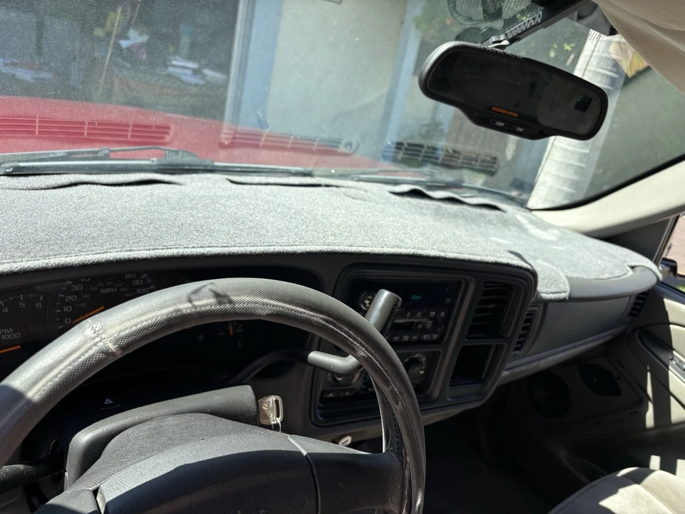 2004 Chevrolet Suburban 9th Gen - Image 13 of 21