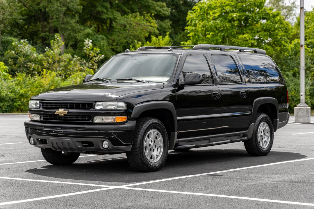 2004 Chevrolet Suburban 8th Gen - Image 8 of 31