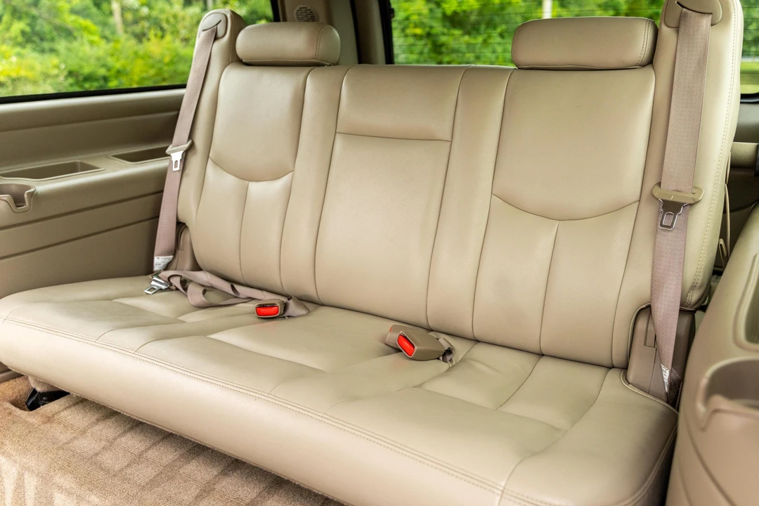2004 Chevrolet Suburban 8th Gen - Image 24 of 31
