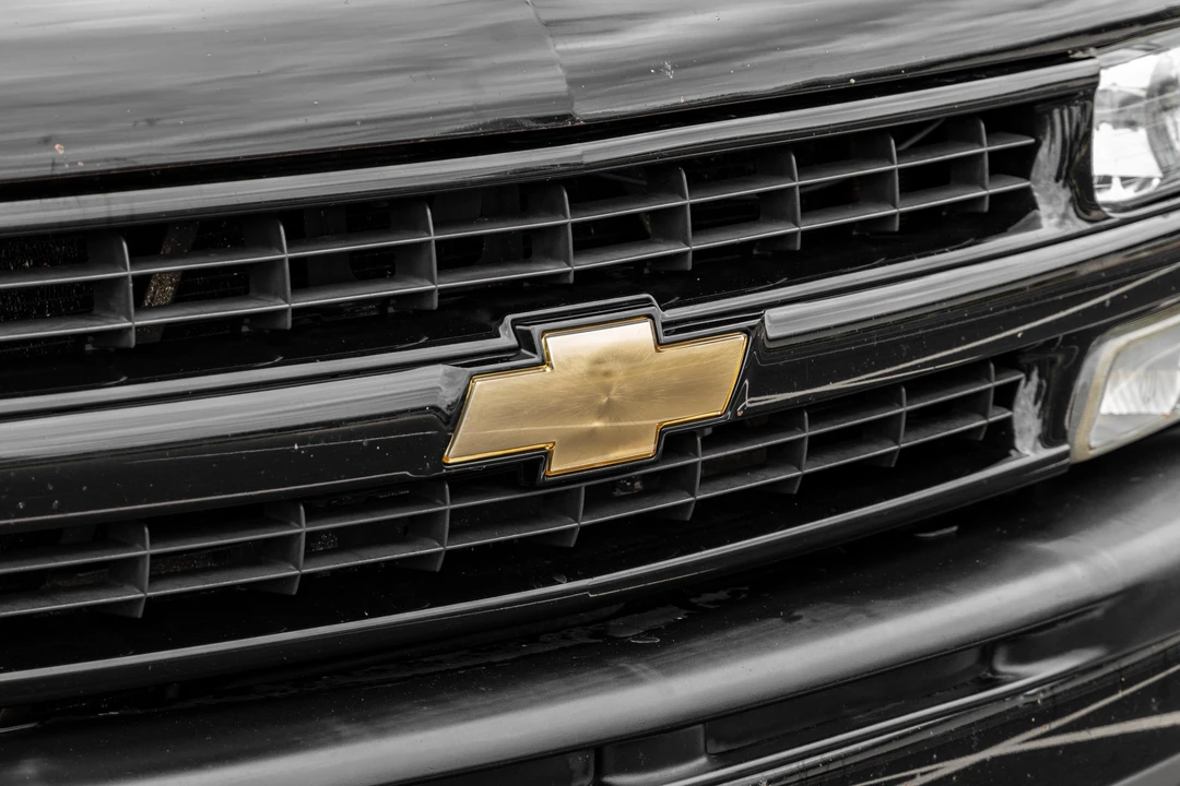 2004 Chevrolet Suburban 8th Gen - Image 12 of 31