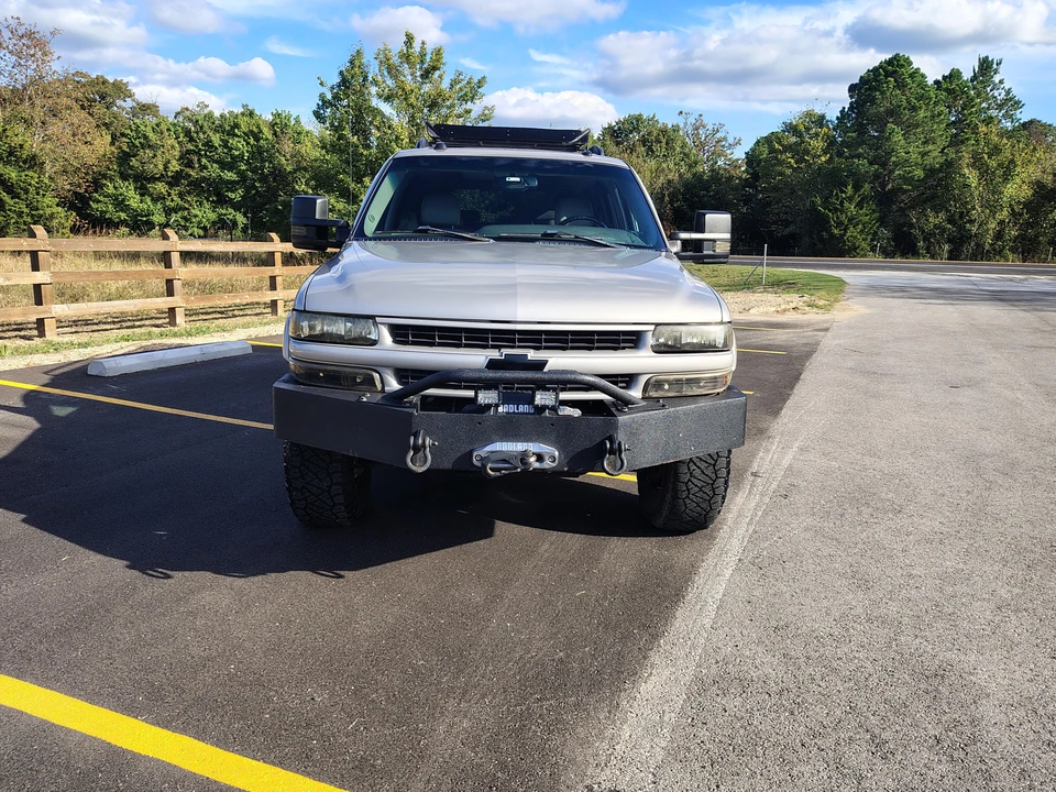 2004 Chevrolet Suburban 9th Gen - Image 6 of 31