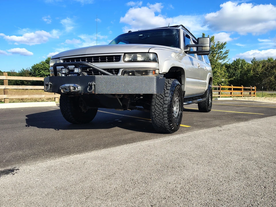 2004 Chevrolet Suburban 9th Gen - Image 12 of 31