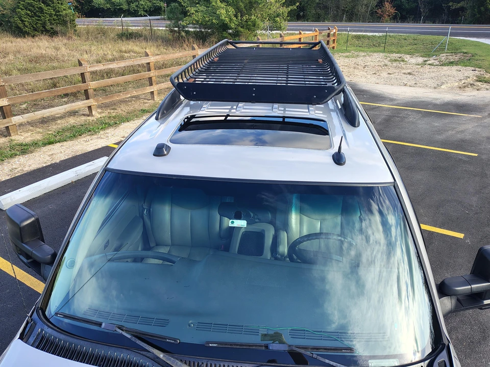2004 Chevrolet Suburban 9th Gen - Image 21 of 31