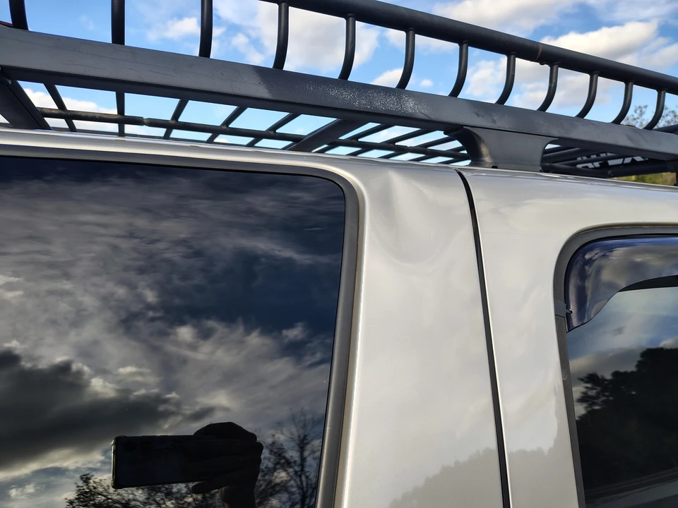 2004 Chevrolet Suburban 9th Gen - Image 26 of 31